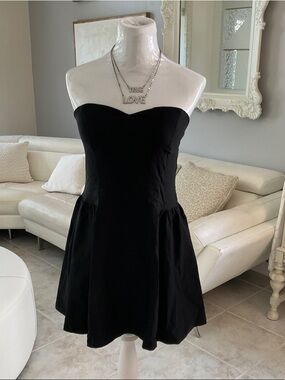 Classic Strapless Black Mini Dress